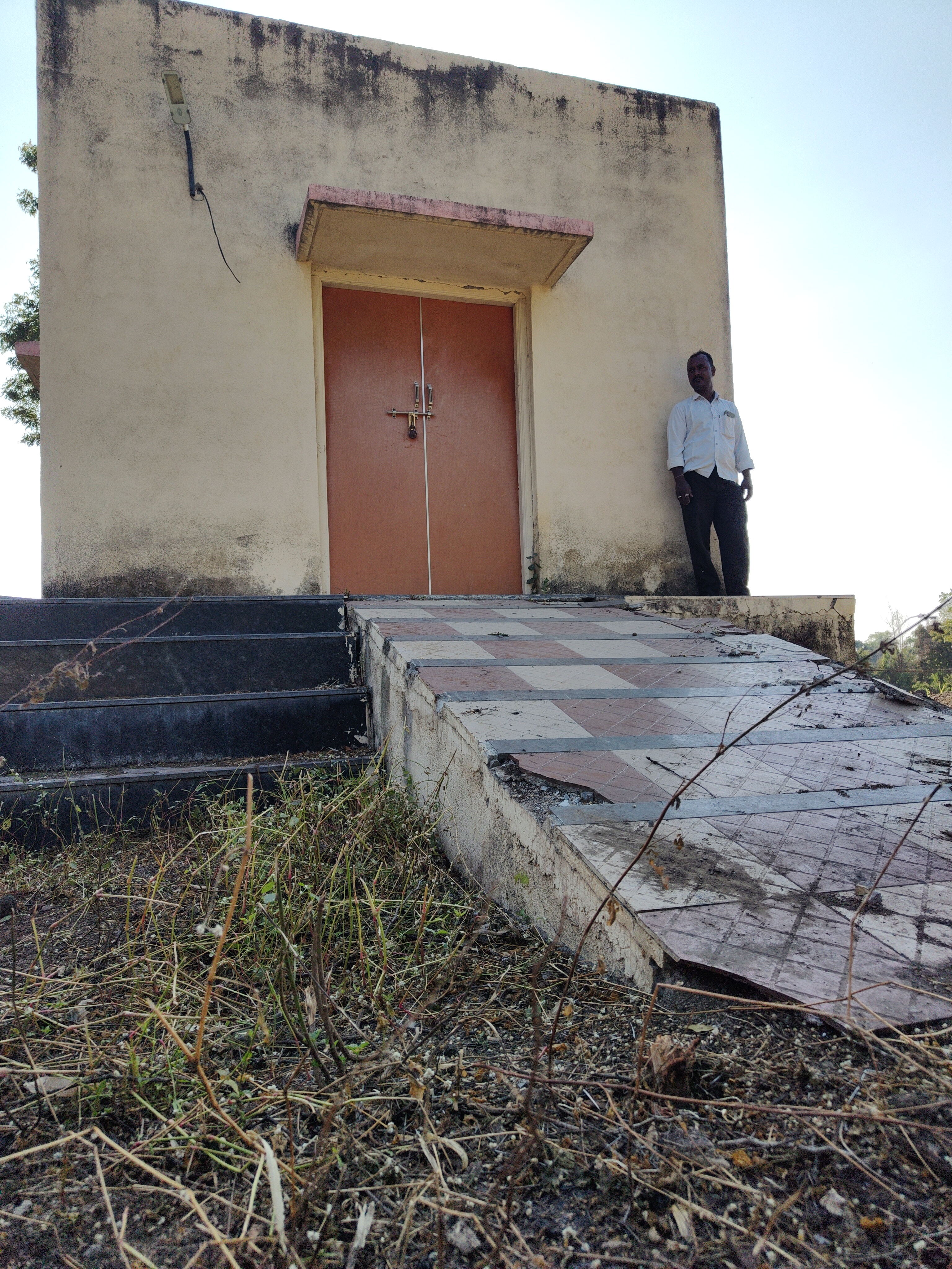 पोस्टमार्टम रूम